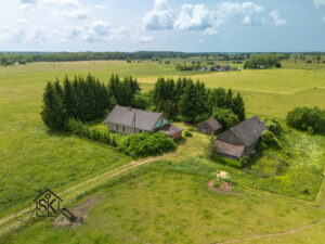 PARDUODAMA SODYBA SU 33 ARŲ SKLYPU IR ŪKINIAIS PASTATAIS ŠILUTĖS R., KAŽEMĖKŲ K. 1